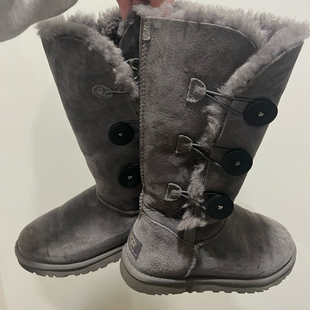Vintage UGG Bailey Button Triplet II Boot